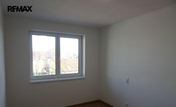 Pronájem bytu 2+kk, 42 m&sup2;, Znojmo | RE/MAX Profi Reality Znojmo