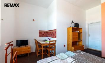 Prodej apartmánu, 1100 m&sup2;, Lesná | RE/MAX Profi Reality Znojmo
