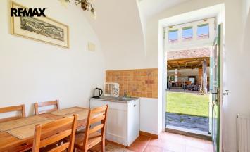 Prodej apartmánu, 1100 m&sup2;, Lesná | RE/MAX Profi Reality Znojmo