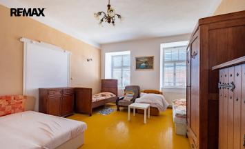 Prodej apartmánu, 1100 m&sup2;, Lesná | RE/MAX Profi Reality Znojmo