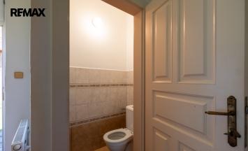 Prodej apartmánu, 1100 m&sup2;, Lesná | RE/MAX Profi Reality Znojmo