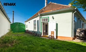 Prodej apartmánu, 1100 m&sup2;, Lesná | RE/MAX Profi Reality Znojmo