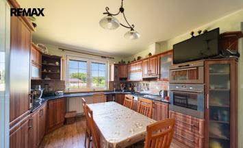 Prodej vícegeneračního domu, 220 m&sup2;, Krhovice | RE/MAX Profi Reality Znojmo