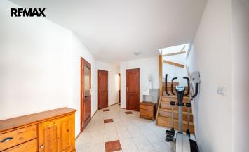 Prodej vícegeneračního domu, 550 m&sup2;, Lažany | RE/MAX Profi Reality Znojmo