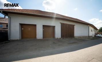 Prodej vícegeneračního domu, 550 m&sup2;, Lažany | RE/MAX Profi Reality Znojmo