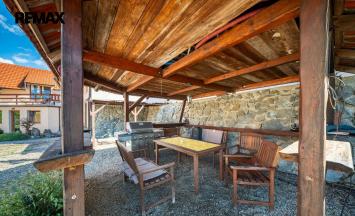 Prodej vícegeneračního domu, 550 m&sup2;, Lažany | RE/MAX Profi Reality Znojmo