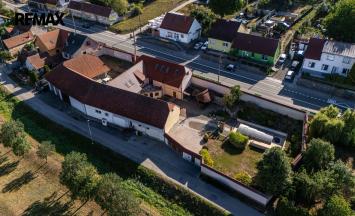 Prodej vícegeneračního domu, 550 m&sup2;, Lažany | RE/MAX Profi Reality Znojmo